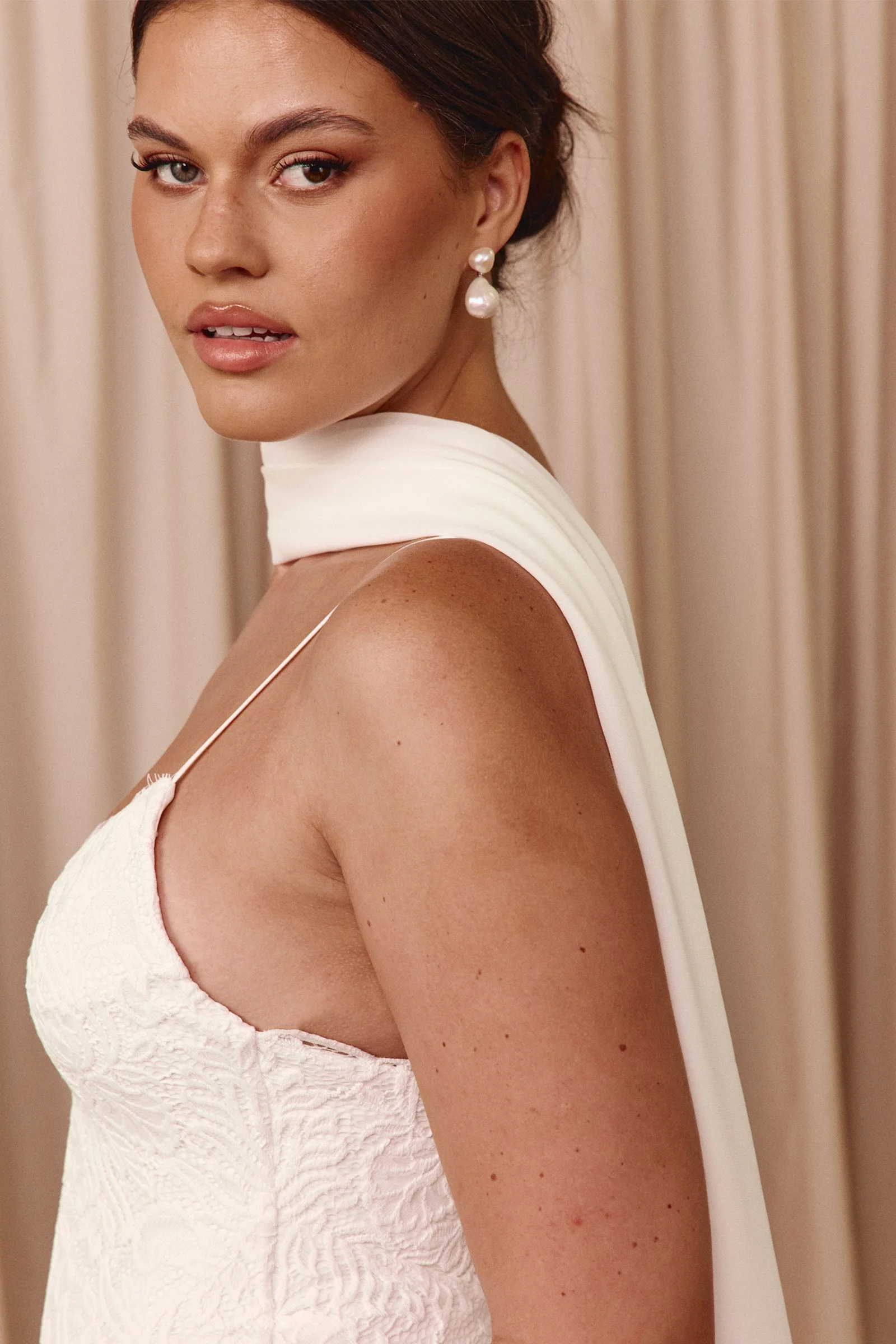 Luna Pearl Earrings - Image 5
